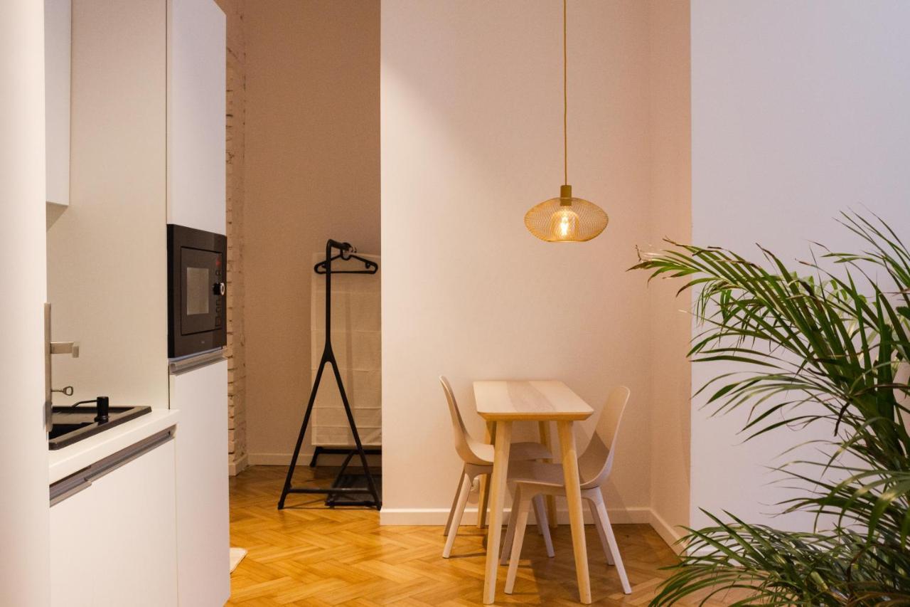 Sympatyczne Studio Z Palma Areka / A Nice Studio With Areka Palm Tree Łódź Extérieur photo