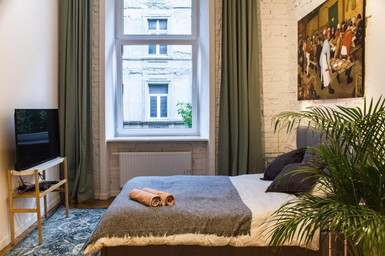 Sympatyczne Studio Z Palma Areka / A Nice Studio With Areka Palm Tree Łódź Extérieur photo